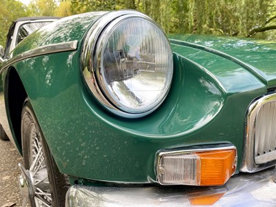 Lot 37 - 1971 MGB Roadster