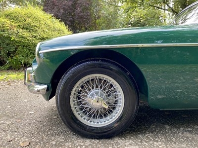 Lot 37 - 1971 MGB Roadster