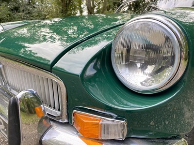 Lot 37 - 1971 MGB Roadster