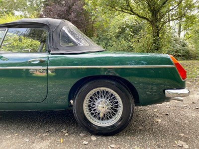Lot 37 - 1971 MGB Roadster