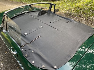 Lot 37 - 1971 MGB Roadster