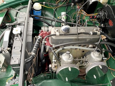 Lot 37 - 1971 MGB Roadster