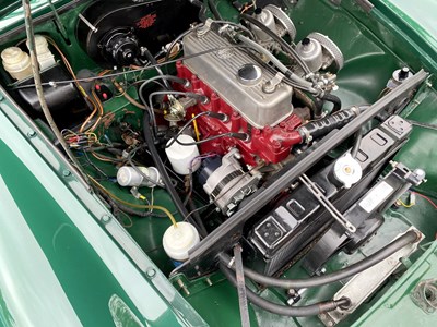 Lot 37 - 1971 MGB Roadster