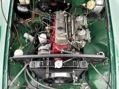Lot 37 - 1971 MGB Roadster
