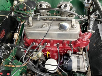 Lot 37 - 1971 MGB Roadster