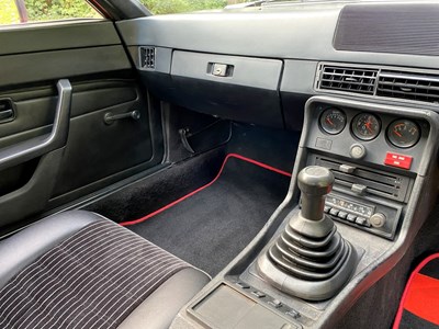 Lot 72 - 1977 Porsche 924