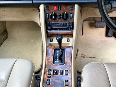 Lot 71 - 1990 Mercedes-Benz 500 SEC
