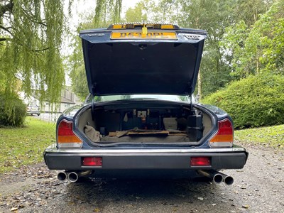 Lot 23 - 1986 Daimler Double-Six