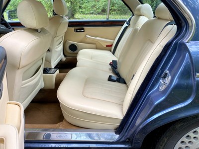 Lot 23 - 1986 Daimler Double-Six