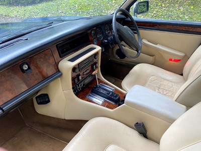 Lot 23 - 1986 Daimler Double-Six