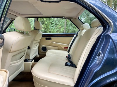 Lot 23 - 1986 Daimler Double-Six