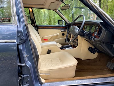 Lot 23 - 1986 Daimler Double-Six