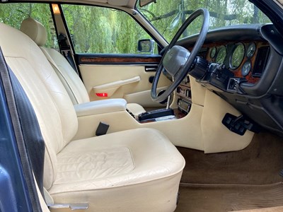 Lot 23 - 1986 Daimler Double-Six