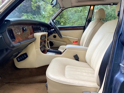 Lot 23 - 1986 Daimler Double-Six