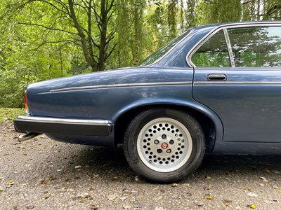 Lot 23 - 1986 Daimler Double-Six