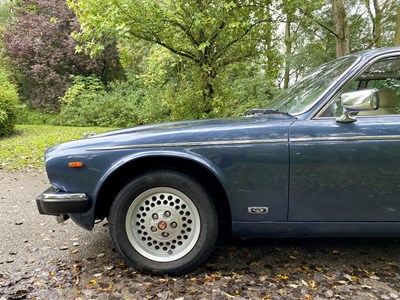 Lot 23 - 1986 Daimler Double-Six