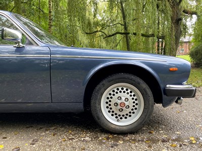 Lot 23 - 1986 Daimler Double-Six