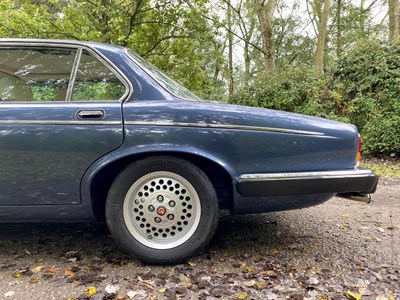 Lot 23 - 1986 Daimler Double-Six