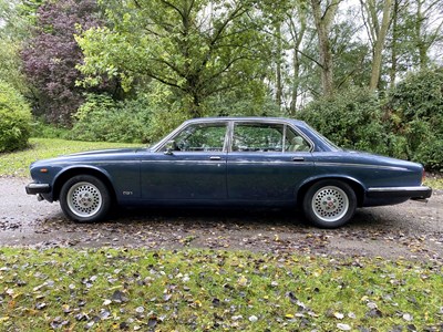 Lot 23 - 1986 Daimler Double-Six