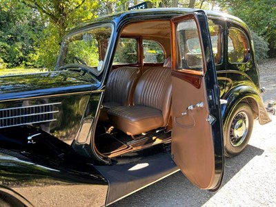 Lot 30 - 1946 Wolseley 18/85 Police Car