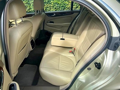 Lot 10 - 2007 Jaguar XJ Executive