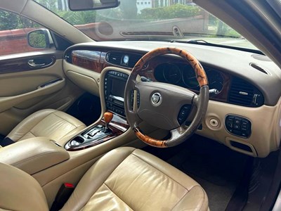 Lot 10 - 2007 Jaguar XJ Executive