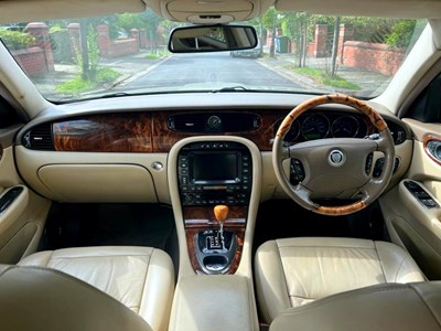 Lot 10 - 2007 Jaguar XJ Executive