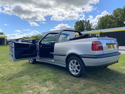 Lot 7 - 1995 Volkswagen Golf Cabriolet