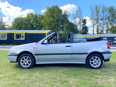 Lot 7 - 1995 Volkswagen Golf Cabriolet