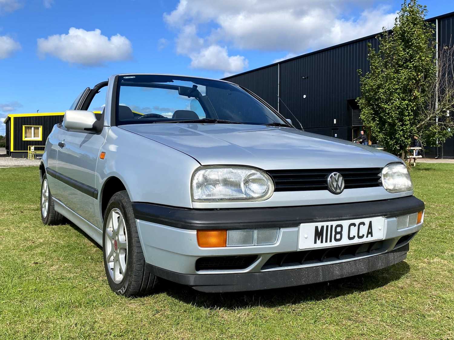 Lot 7 - 1995 Volkswagen Golf Cabriolet