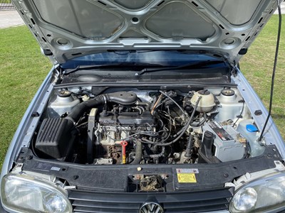 Lot 7 - 1995 Volkswagen Golf Cabriolet
