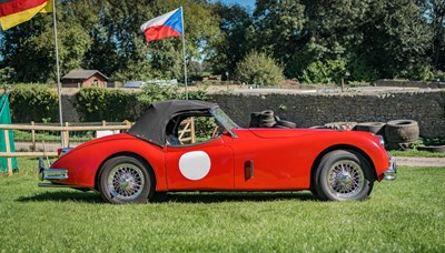 Lot 35 - 1956 Jaguar XK140 SE Roadster