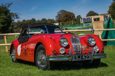 Lot 35 - 1956 Jaguar XK140 SE Roadster