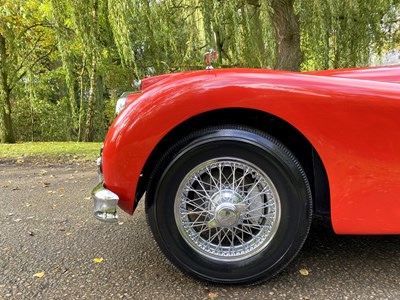Lot 35 - 1956 Jaguar XK140 SE Roadster