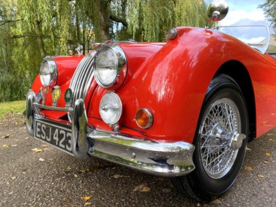 Lot 35 - 1956 Jaguar XK140 SE Roadster