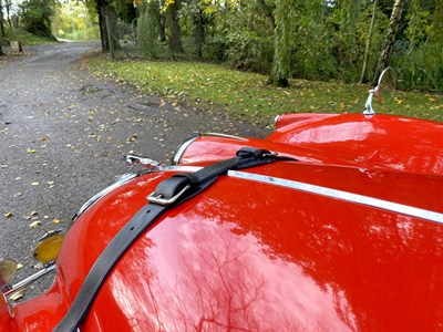 Lot 35 - 1956 Jaguar XK140 SE Roadster