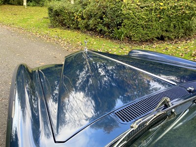 Lot 7 - 1971 Rolls-Royce Corniche Saloon