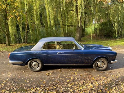 Lot 7 - 1971 Rolls-Royce Corniche Saloon