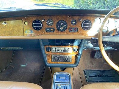 Lot 7 - 1971 Rolls-Royce Corniche Saloon