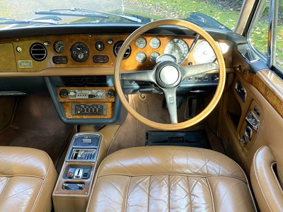Lot 7 - 1971 Rolls-Royce Corniche Saloon
