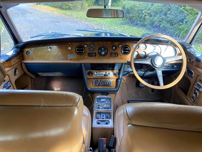 Lot 7 - 1971 Rolls-Royce Corniche Saloon