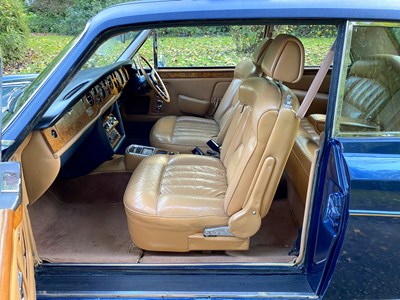 Lot 7 - 1971 Rolls-Royce Corniche Saloon