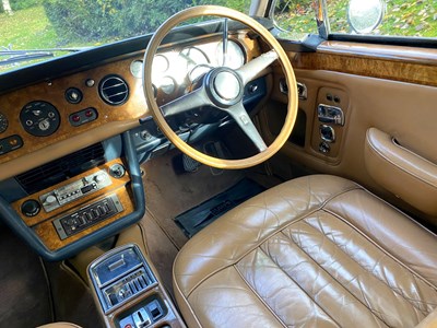 Lot 7 - 1971 Rolls-Royce Corniche Saloon
