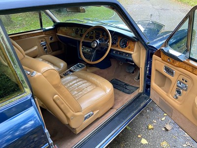 Lot 7 - 1971 Rolls-Royce Corniche Saloon