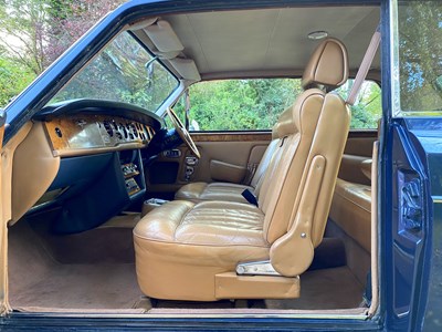Lot 7 - 1971 Rolls-Royce Corniche Saloon