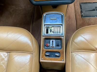 Lot 7 - 1971 Rolls-Royce Corniche Saloon