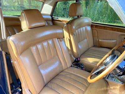 Lot 7 - 1971 Rolls-Royce Corniche Saloon