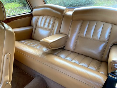 Lot 7 - 1971 Rolls-Royce Corniche Saloon