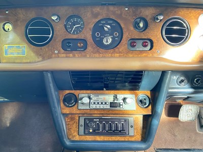 Lot 7 - 1971 Rolls-Royce Corniche Saloon