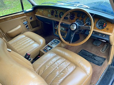Lot 7 - 1971 Rolls-Royce Corniche Saloon